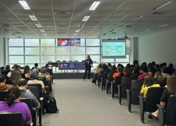 Governo do Estado promove oficina do Programa Colo de Mãe sobre cuidado materno-infantil em Pernambuco